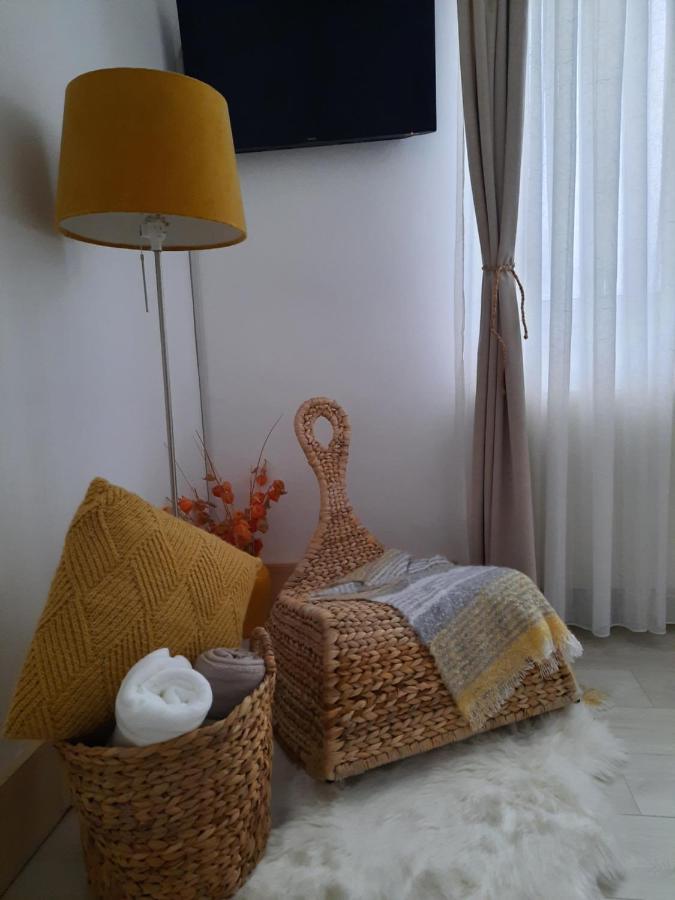 Cocooning In A Lovely Mountain Suite - Two Azuga Exteriör bild